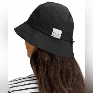 Lululemon – Ultra-Lightweight Logo Bucket Hat – Black – One Size